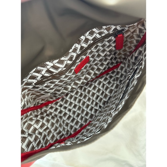 Lacoste crossbody/shoulder - Picture 2 of 2